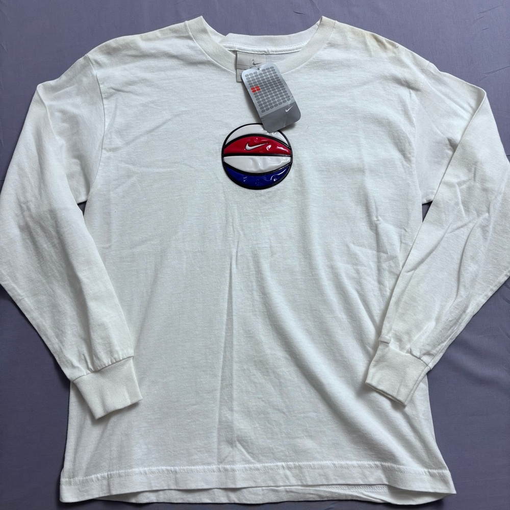 Nike Boys XL White Long Sleeve Graphic Print T-Shirt Crew Neck Sports Logo NWT